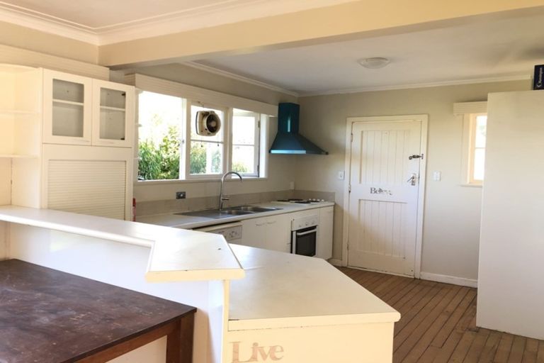 Photo of property in 25 Lake Road, Northcote, Auckland, 0627