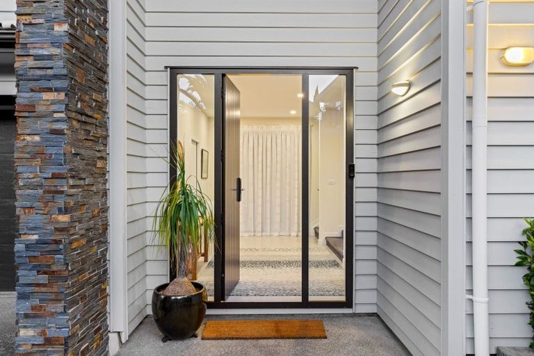 Photo of property in 15 Javelin Close, Gulf Harbour, Whangaparaoa, 0930