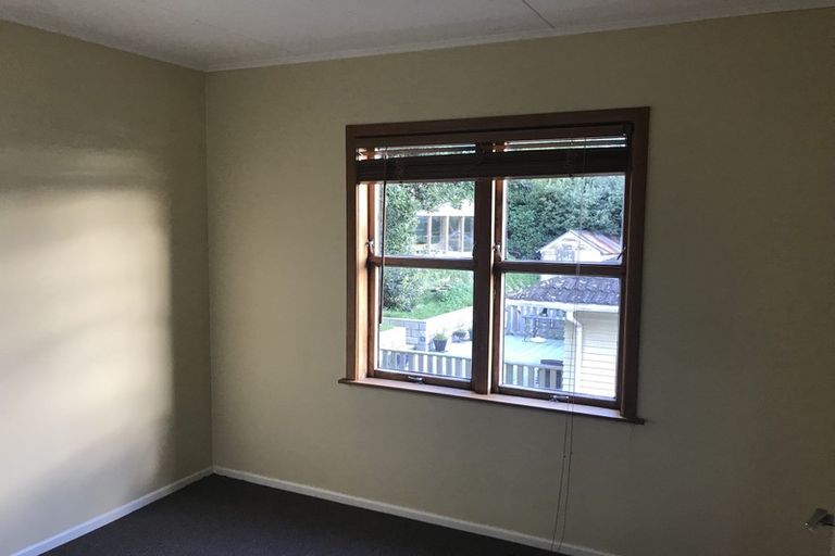 Photo of property in 41 Hungerford Road, Lyall Bay, Wellington, 6022