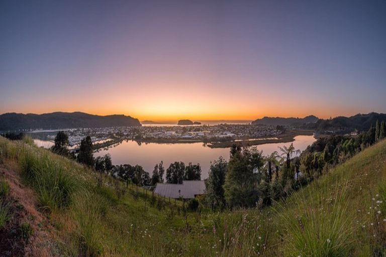 Photo of property in 25 Manuka Drive, Whangamata, 3691