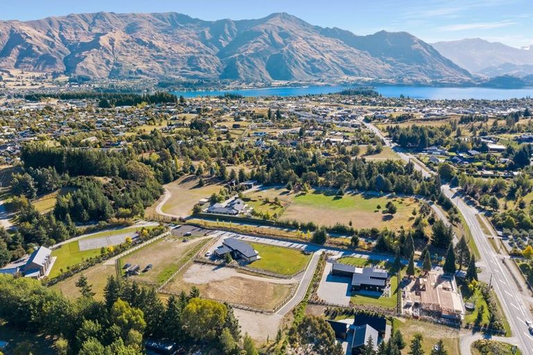 Photo of property in 7 Mcrae Rise, Wanaka, 9305