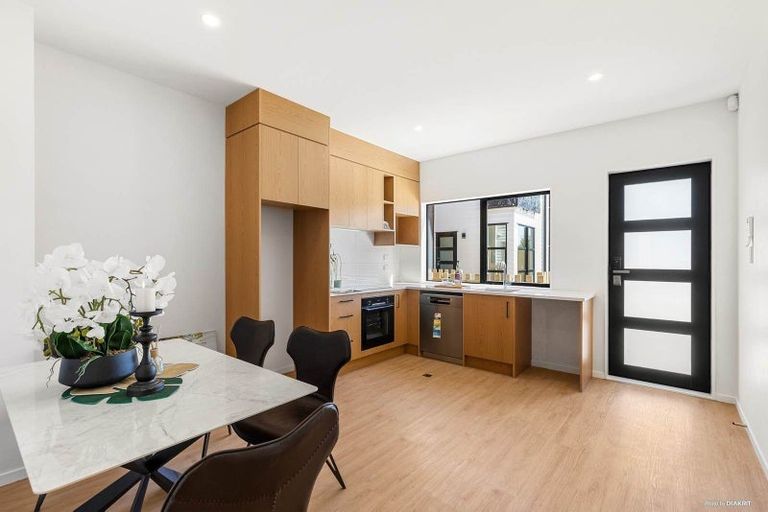 Photo of property in 32a/7 Westgate Drive, Massey, Auckland, 0614
