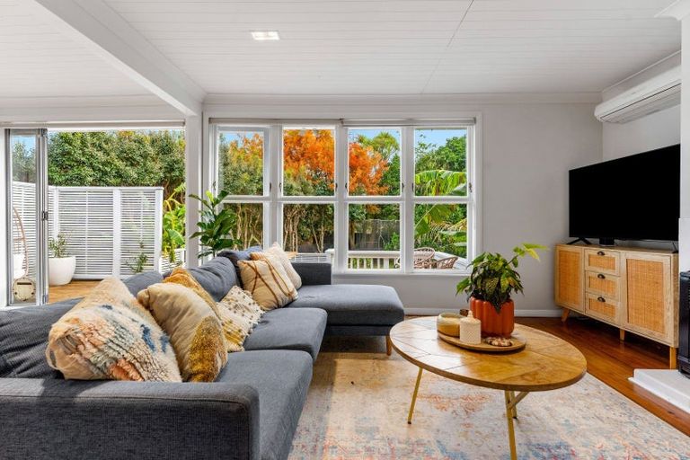 Photo of property in 34 Muriwai Road, Waimauku, 0812