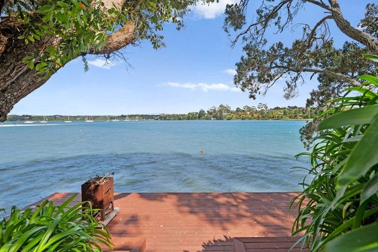 Photo of property in 59 Pohutukawa Avenue, Shelly Park, Auckland, 2014
