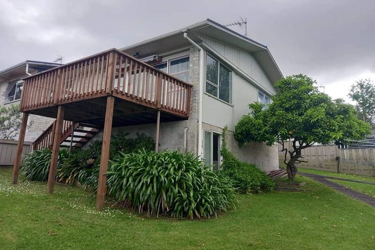 Photo of property in 2/26 Fitzwater Place, Henderson, Auckland, 0612