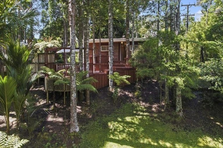 Photo of property in 15 Tainui Road, Titirangi, Auckland, 0604