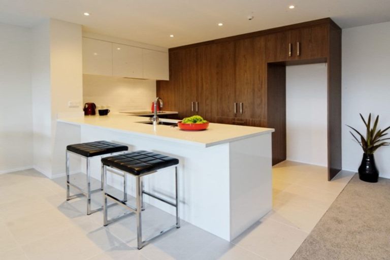 Photo of property in 86 Hobsonville Point Road, Hobsonville, Auckland, 0616