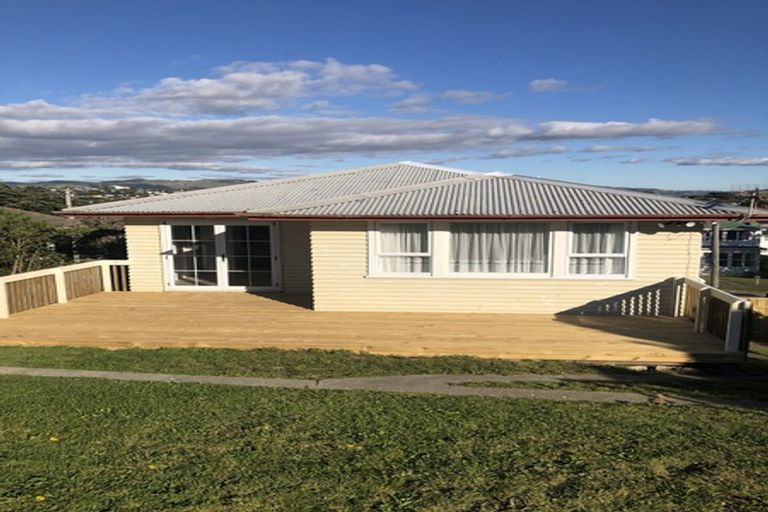 Photo of property in 54 Owhiti Street, Titahi Bay, Porirua, 5022