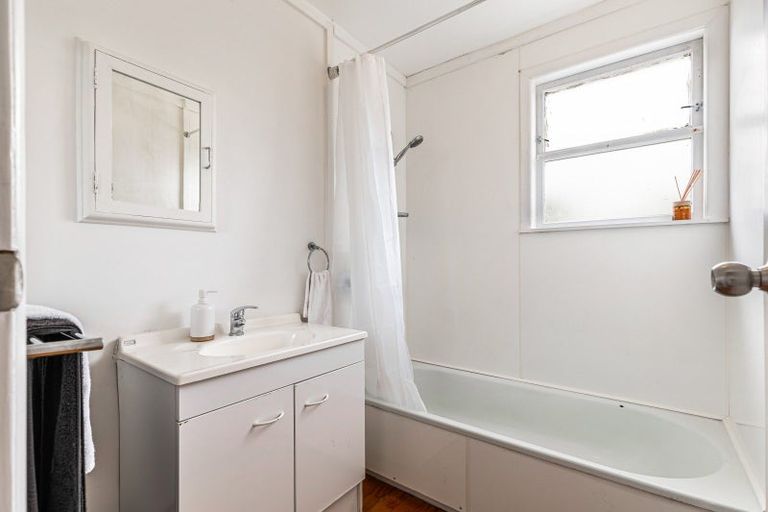 Photo of property in 25 Roseneath Place, Birkdale, Auckland, 0626