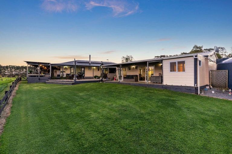 Photo of property in 96 Westhead Road, Pollok, Waiuku, 2683