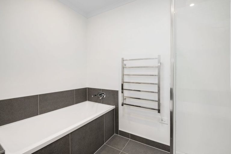 Photo of property in 4/1 Scott Road, Hobsonville, Auckland, 0616