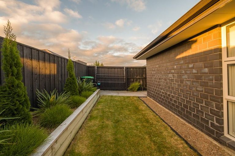 Photo of property in 33 Northmoor Boulevard, Rolleston, 7615
