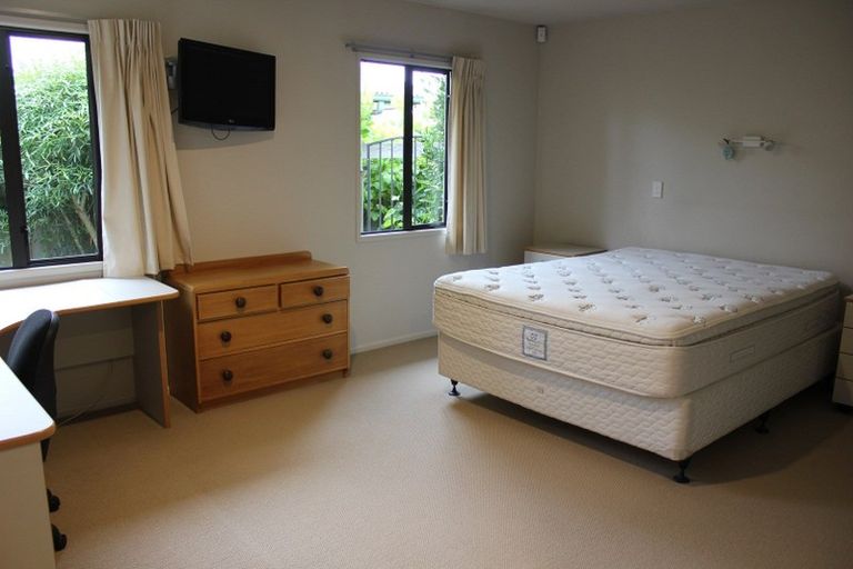 Photo of property in 2 Saint Hill Lane, Havelock North, 4130