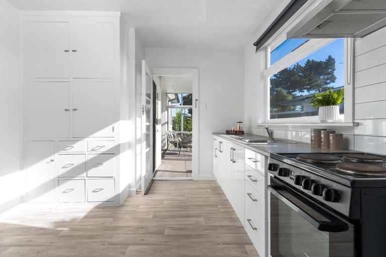 Photo of property in 17 Woodgrove Avenue, North New Brighton, Christchurch, 8083