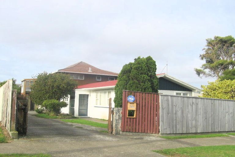 Photo of property in 150-a Dowse Drive, Maungaraki, Lower Hutt, 5010