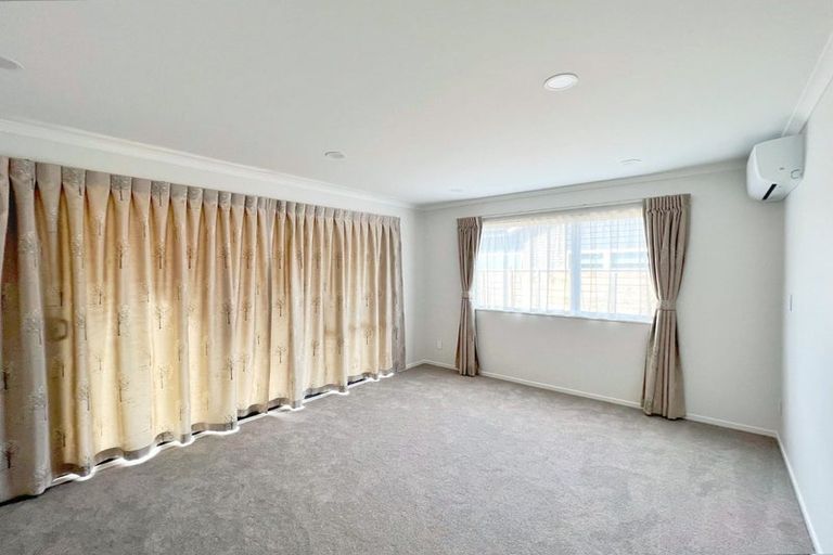 Photo of property in 98 Taikura Avenue, Red Beach, 0932