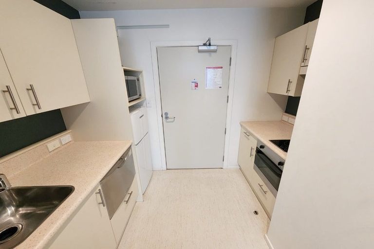 Photo of property in Terrace Heights Apartments, 2/163p The Terrace, Wellington Central, Wellington, 6011