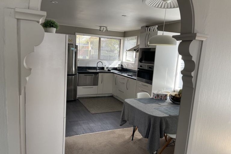 Photo of property in 10 Granville Drive, Massey, Auckland, 0614