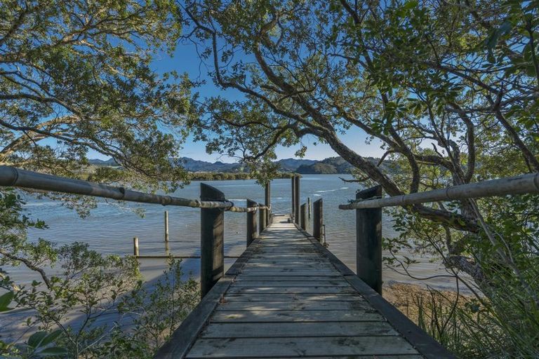 Photo of property in 295 Kopaki Point, Cooks Beach, Whitianga, 3591