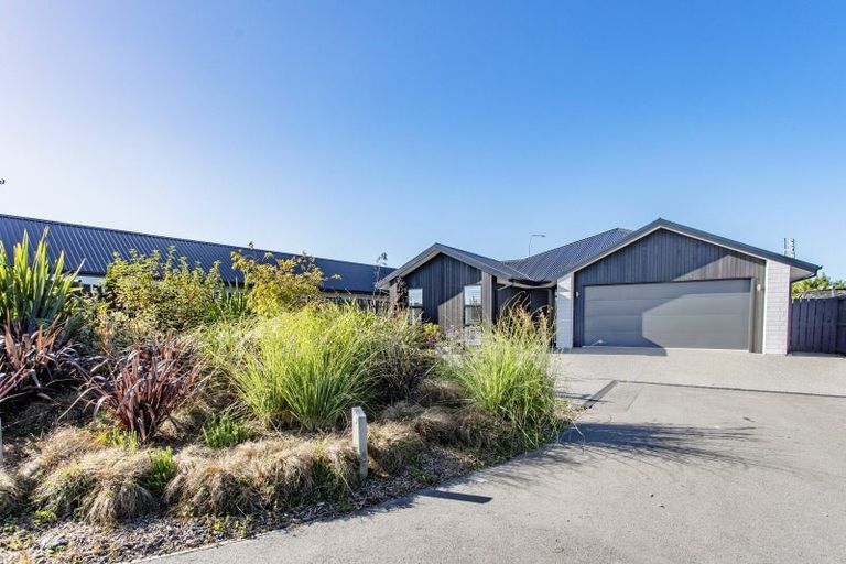 Photo of property in 17 Goldie Drive, Rangiora, 7400