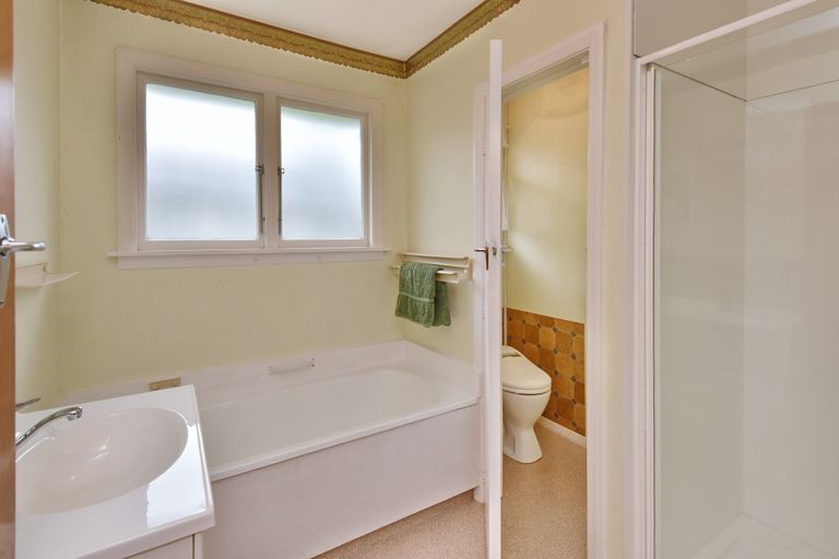 Photo of property in 4 Hudson Street, Bryndwr, Christchurch, 8053