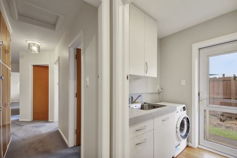 Photo of property in 17 Seagrave Place, Ilam, Christchurch, 8041