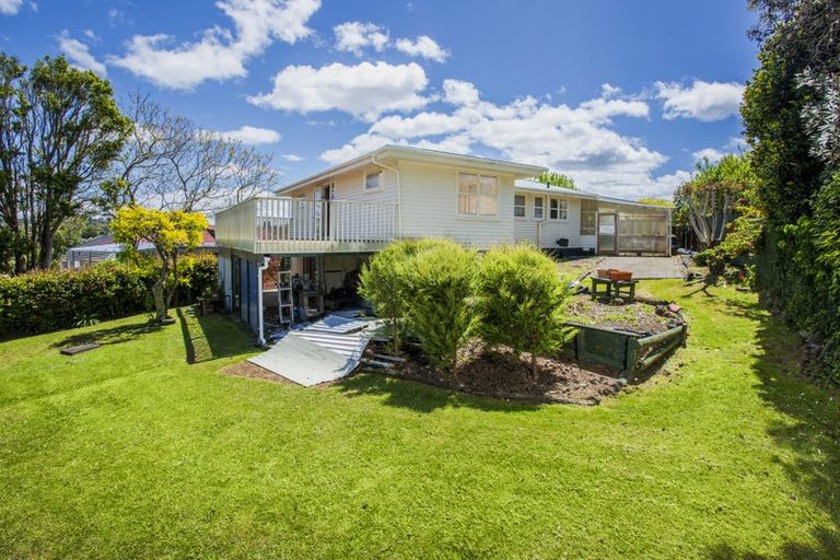 Photo of property in 38 Blakeborough Drive, Forrest Hill, Auckland, 0620