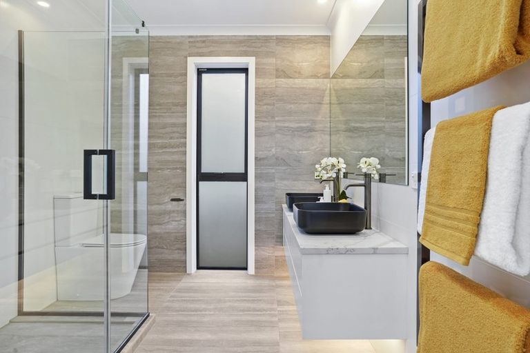 Photo of property in 116 Godfrey Drive, Orewa, 0931