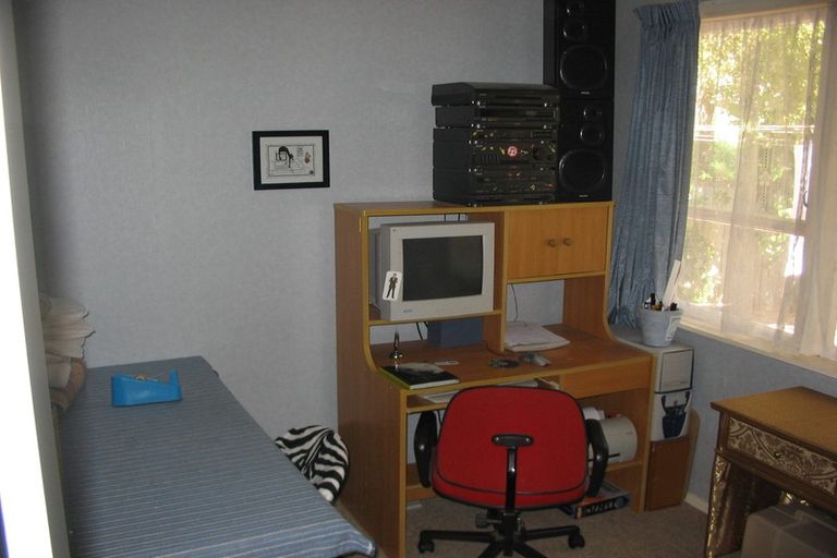 Photo of property in 26 Holmes Grove, Naenae, Lower Hutt, 5011