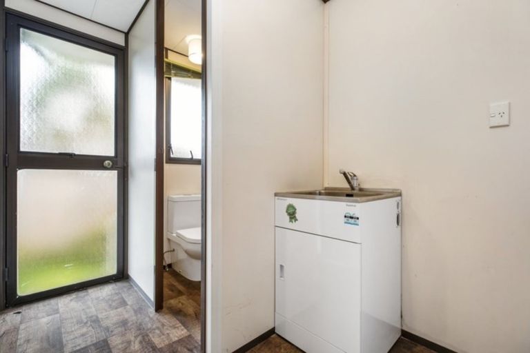 Photo of property in 3175 Great North Road, New Lynn, Auckland, 0600