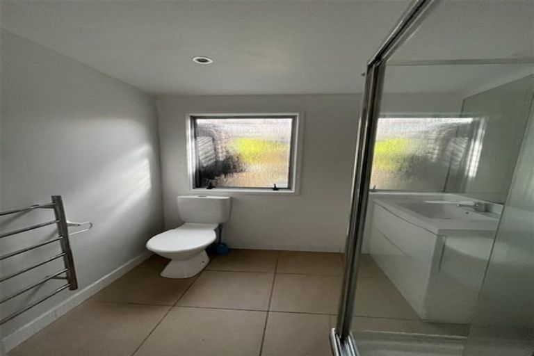 Photo of property in 424 Old Te Atatu Road, Te Atatu Peninsula, Auckland, 0610