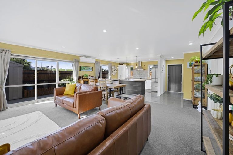 Photo of property in 17 Hira Street, Ohawe, Hawera, 4671