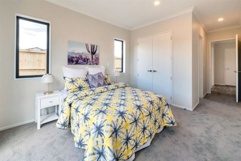 Photo of property in 1 Huahua Crescent, Papakura, 2110