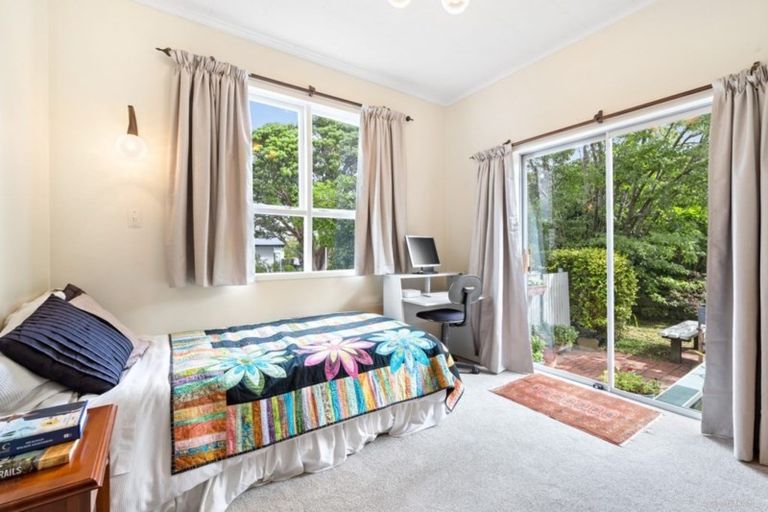 Photo of property in 1 Whitu Street, Khandallah, Wellington, 6035