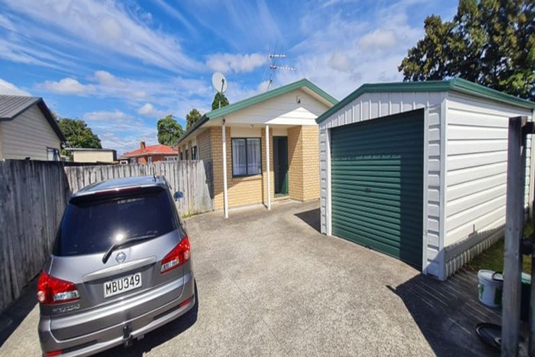Photo of property in 7 Station Road, Takanini, 2112
