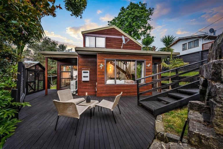 Photo of property in 1/86 Waimumu Road, Massey, Auckland, 0614