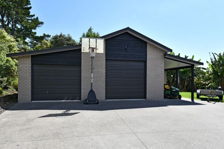 Photo of property in 81 Vaughans Road, Okura, Albany, 0792