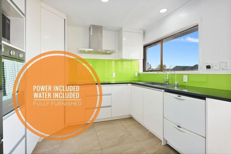 Photo of property in 4 Roberts Road, Te Atatu South, Auckland, 0610