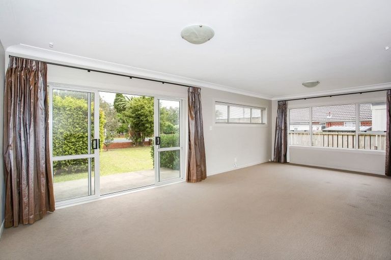 Photo of property in 8 Opaheke Road, Papakura, 2110