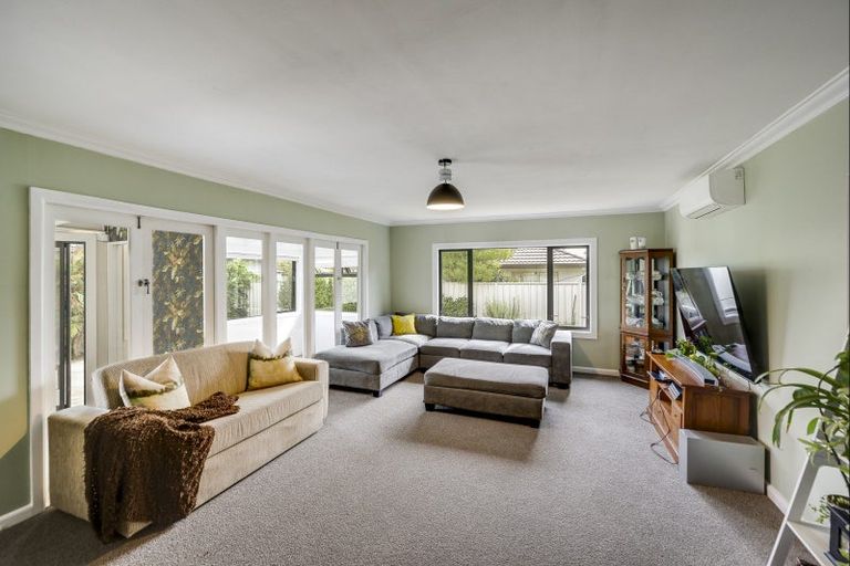 Photo of property in 13 Howard Road, Taradale, Napier, 4112