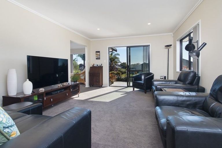 Photo of property in 1 Ludlow Place, Pukekohe, 2120