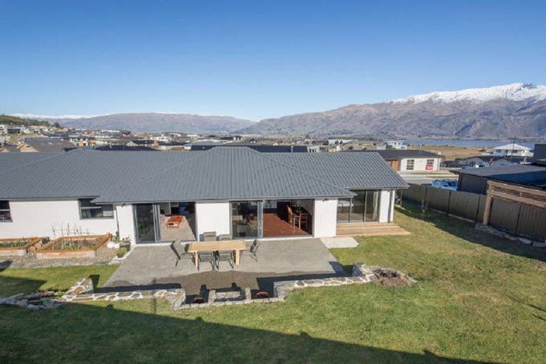 Photo of property in 43 Minaret Ridge, Wanaka, 9305