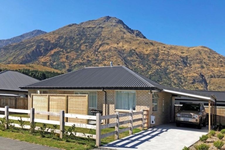 Photo of property in 32 Cheltenham Road, Lower Shotover, Queenstown, 9304