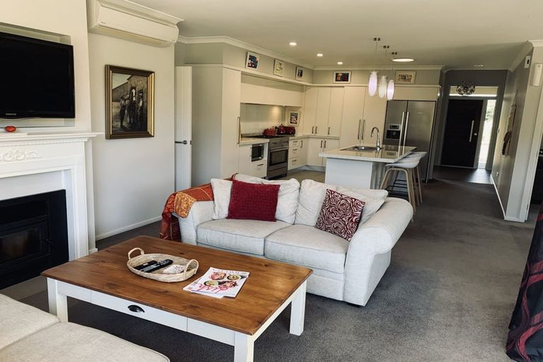 Photo of property in 8 Orotu Drive, Poraiti, Napier, 4112