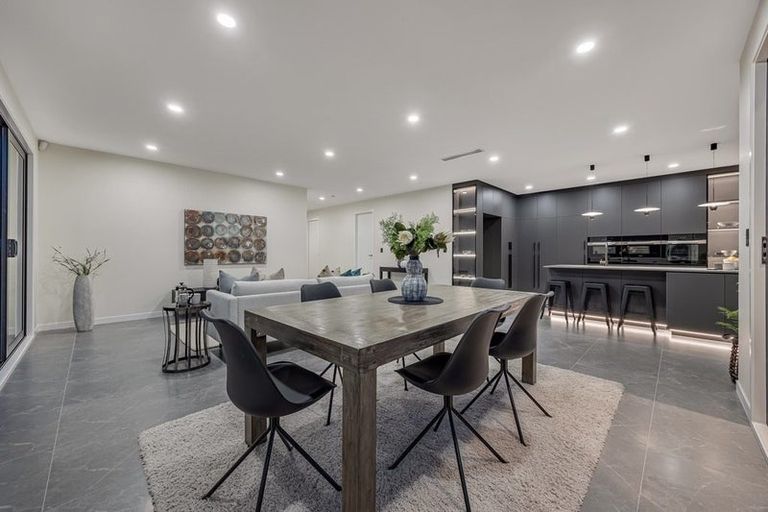 Photo of property in 8 Koheru Place, Long Bay, 0630