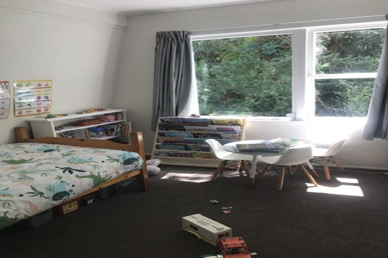 Photo of property in 34 Lyndhurst Road, Tawa, Wellington, 5028