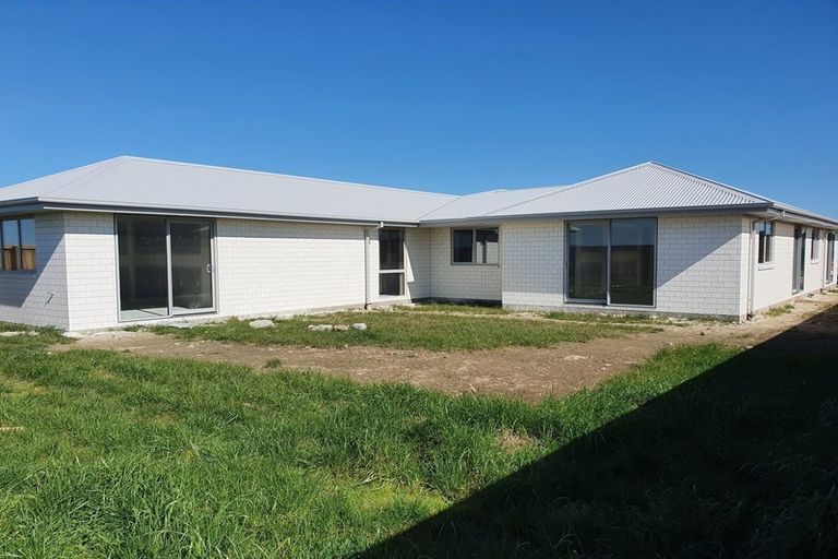 Photo of property in 32 Sandhurst Drive, Papamoa Beach, Papamoa, 3118