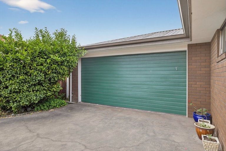 Photo of property in 2/58a Daniels Road, Redwood, Christchurch, 8051