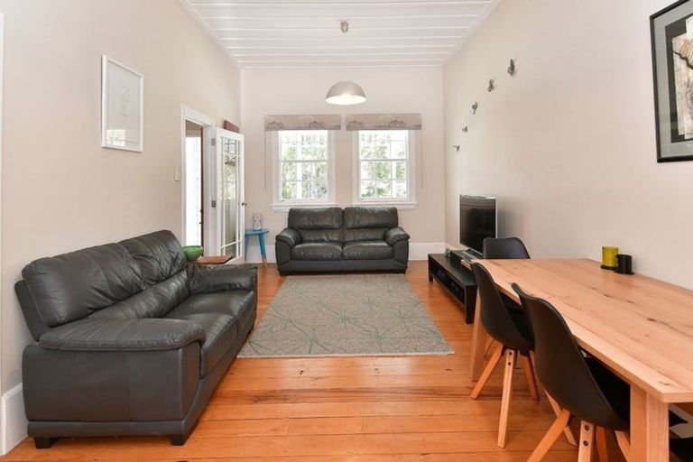 Photo of property in 114 Awaroa Road, Helensville, 0800