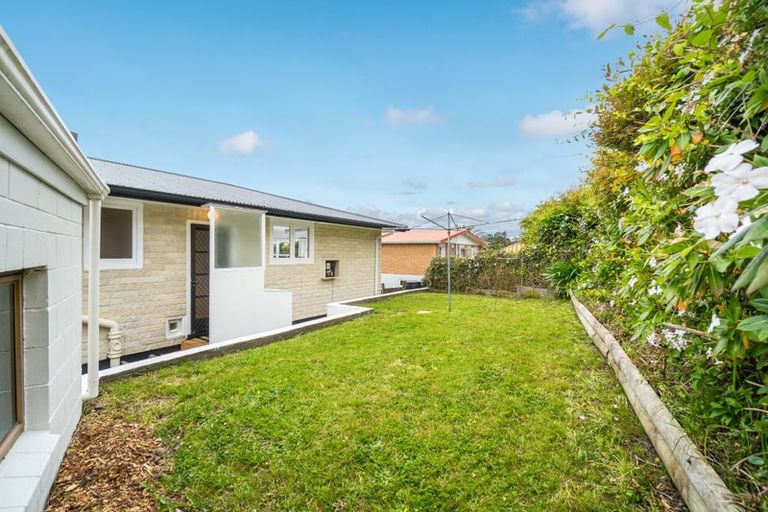 Photo of property in 3/10 Coroglen Avenue, Birkenhead, Auckland, 0626